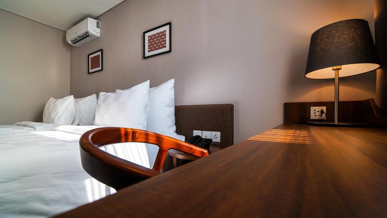 Tuscany Boutique Hotel South Tangerang Εξωτερικό φωτογραφία
